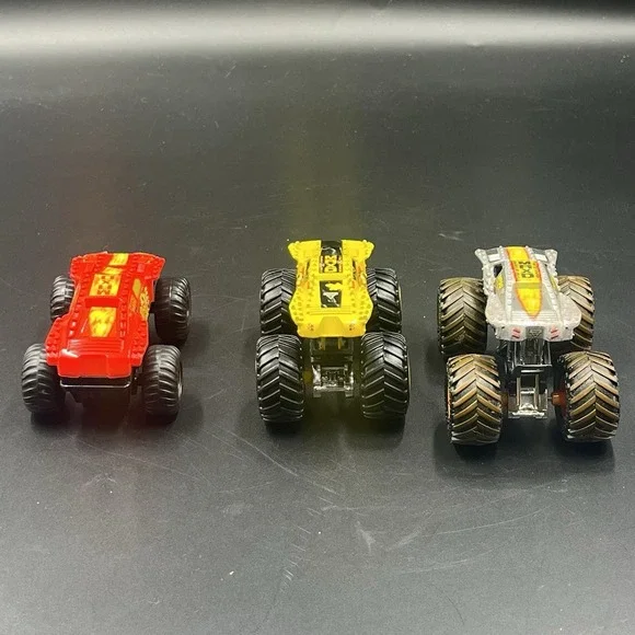 Hot Wheels Maximum Destruction MAXD Monster Jam Truck 1:64 Lot Of 3 - Picture 4 of 8